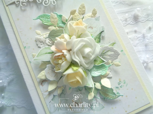 Kartka ślubna w dopasowanym eleganckim pudelku