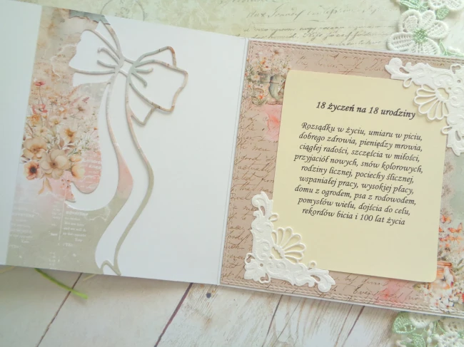 Personalizowane urodzinowe życzenia wewnątrz kartki